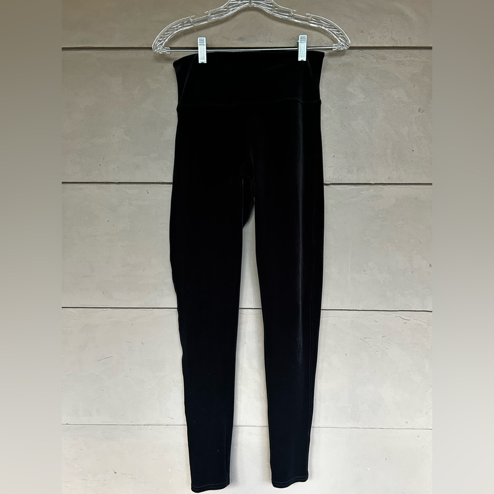 Spanx Shapewear Black Velvet Leggings Size Medium